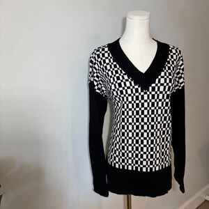 Emproved Women's Knit Sweater Size L Black White Checkerboard V-Neck, NWT